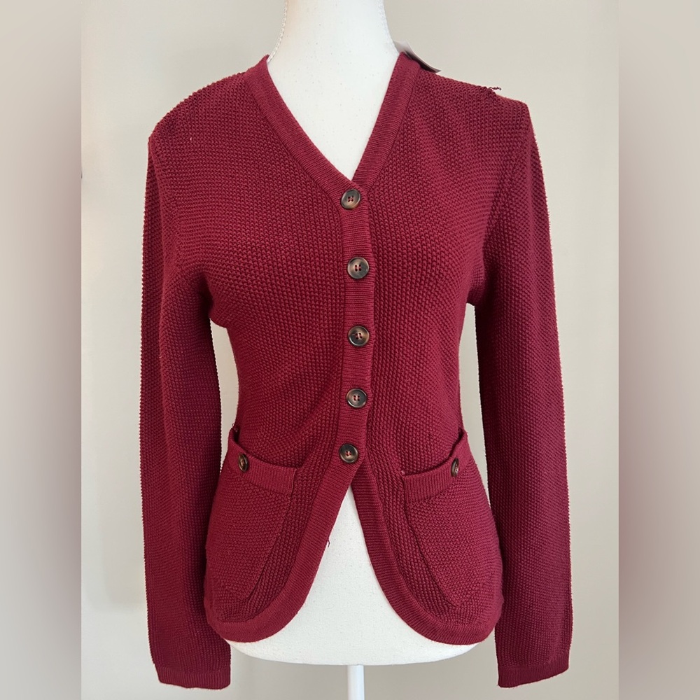 Moon River Women's Burgundy Button-Up Sweater size small